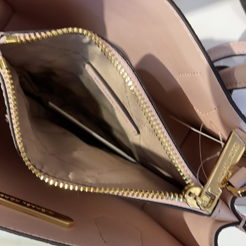 Michael Kors Mercer Medium Pebbled Leather Crossbody Bag - Picture 8 of 16